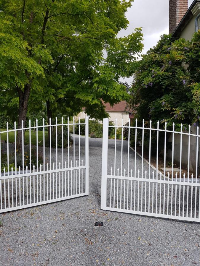 Les 7 Tilleuls - Chambres D'Hotes Mesland Exteriör bild